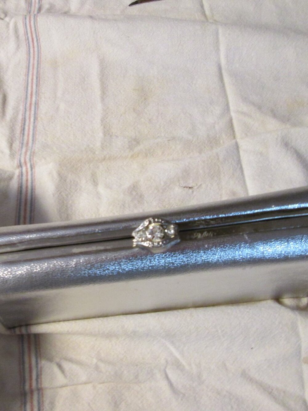 vtg 60s glam evening bag silver metalic drop down chain Rhinestone clasp